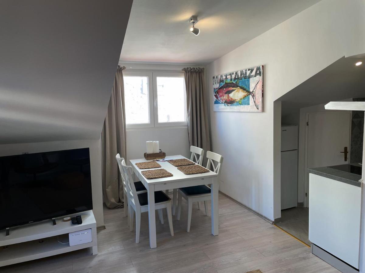 Fredys Apartments Stari Grad  Exterior photo